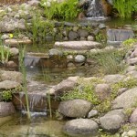Wenn der Garten groß genug ist, kann man auch einen Bachlauf anlegen © ralf walter - Fotolia.com