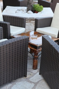 Auszeit Rattanmöbel schaffen ein stilvolles Ambiente im Garten