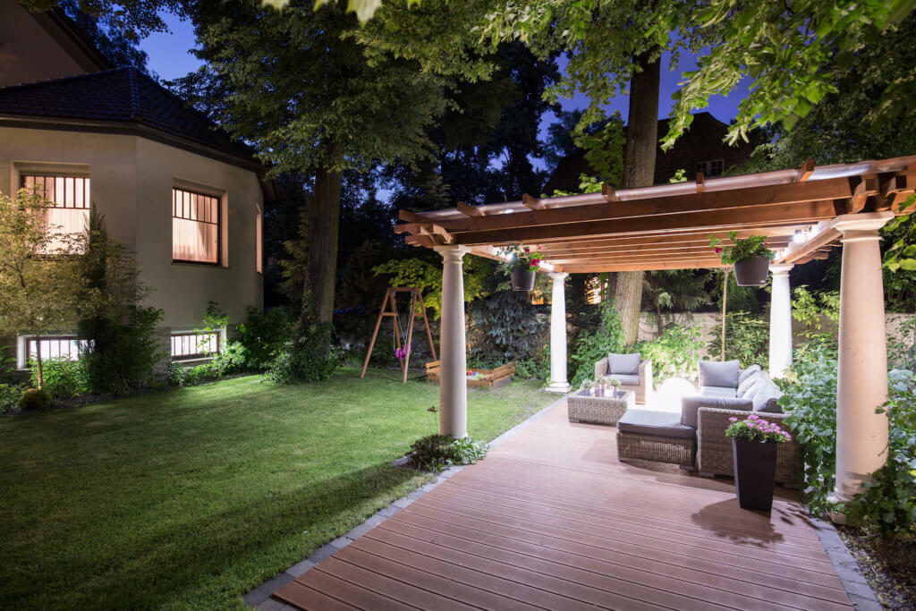 Pergola im Garten